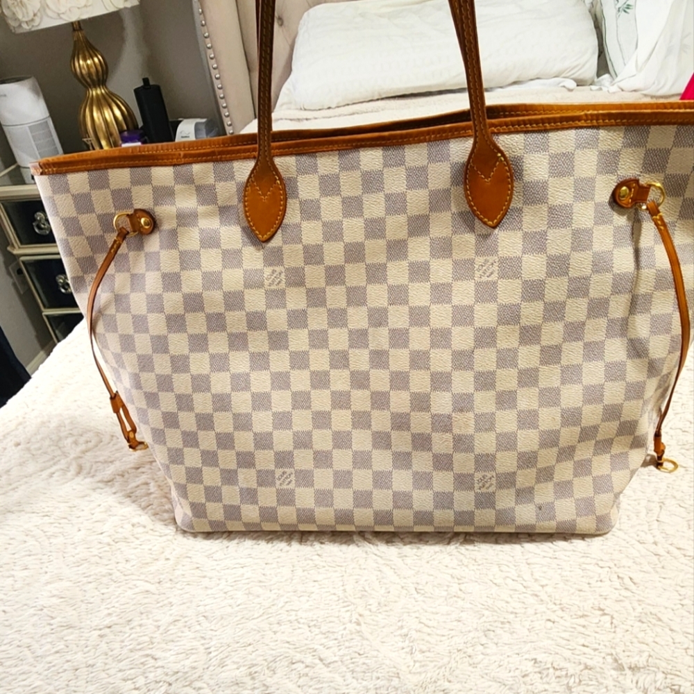 Authentic Louis Vuitton Neverfull